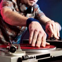 5 Tips for Selecting DJ Equipment